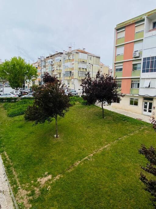 Modern 3 Bedroom Flat In Lisbon Lisboa Exterior foto